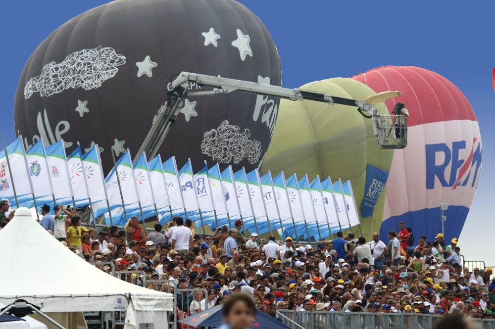 La tribuna